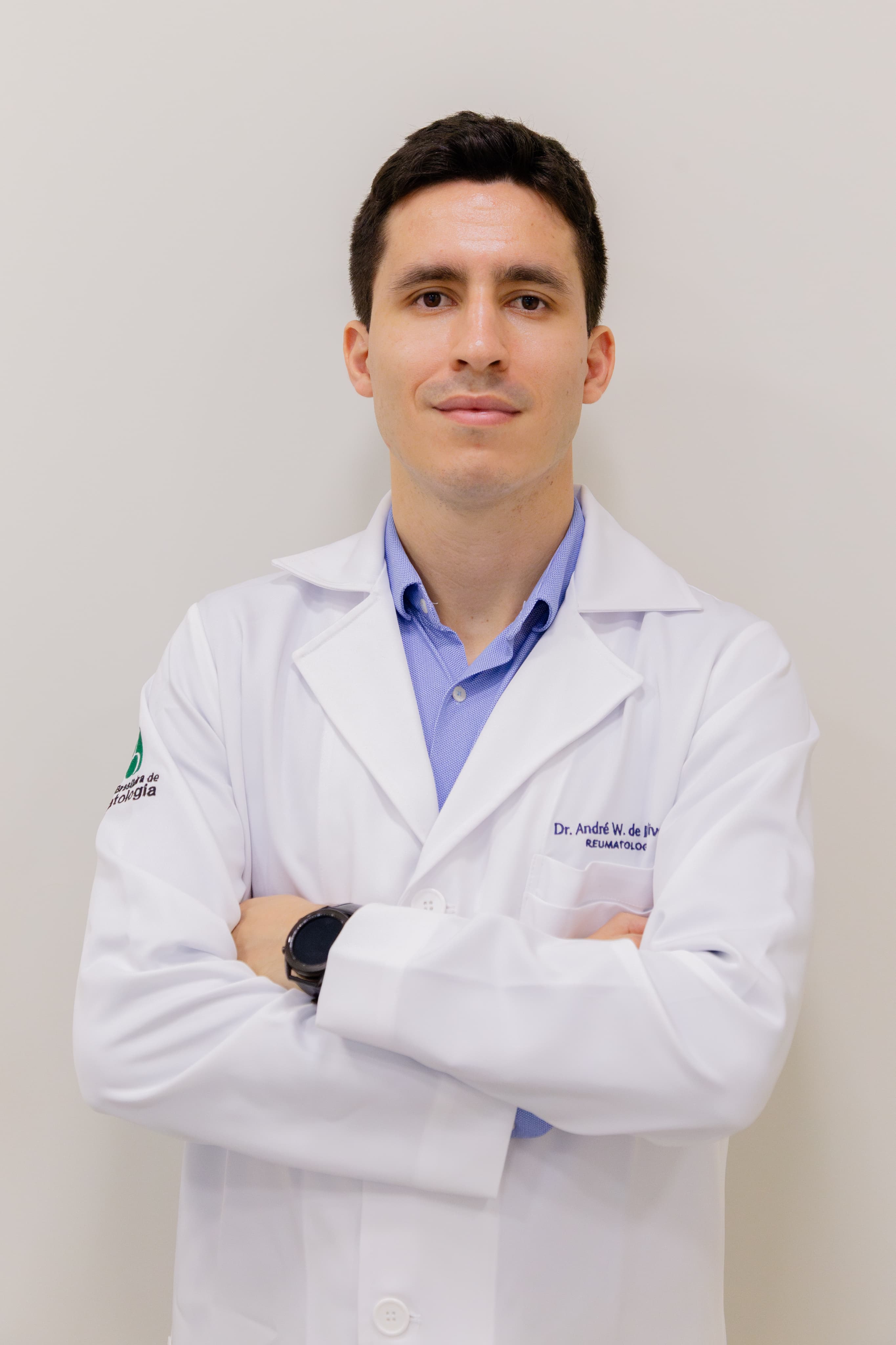 Dr. André em atendimento